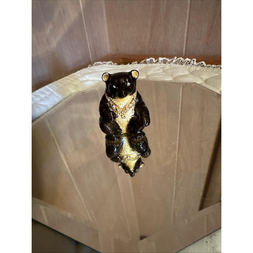 trinket box designed as a‎ bear